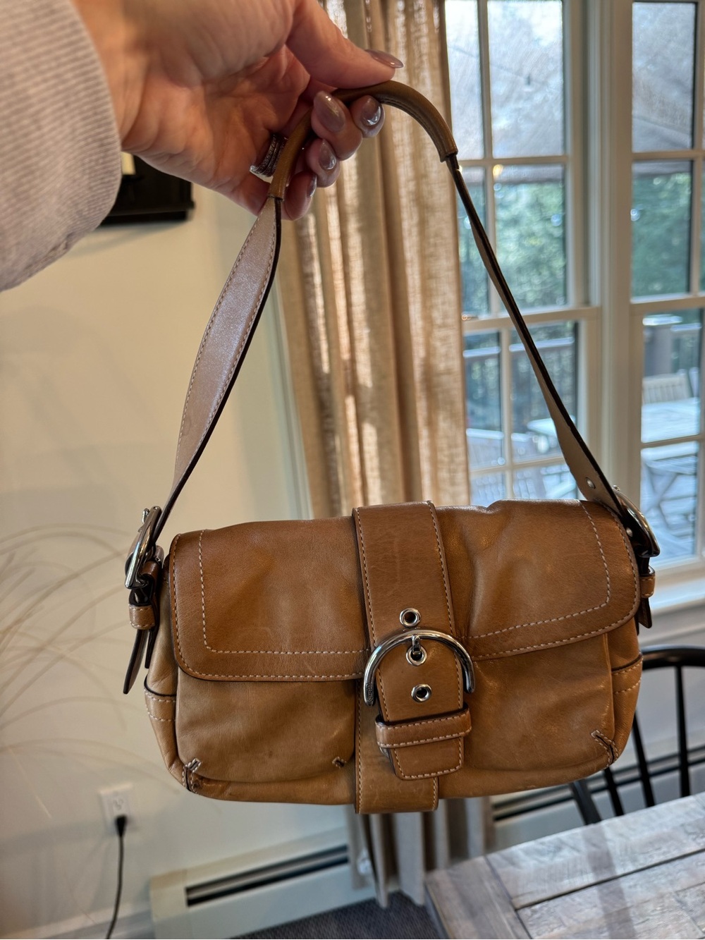 Vintage Early 2000’s Coach Caramel Tan Shoulder Bag